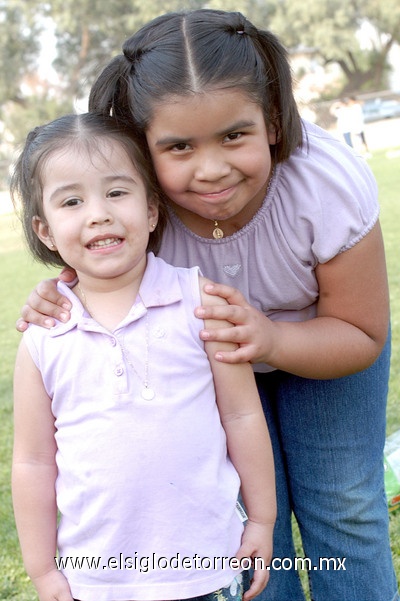 13052011 Sofia y María José.