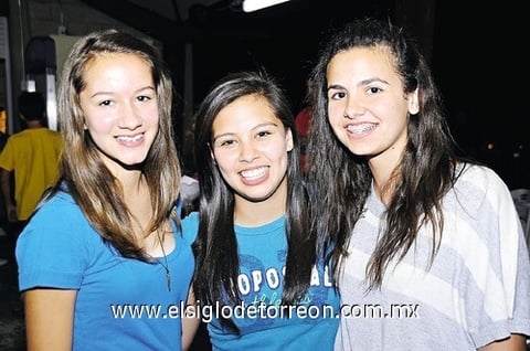 16052011  Mariana y Ana Cecy.