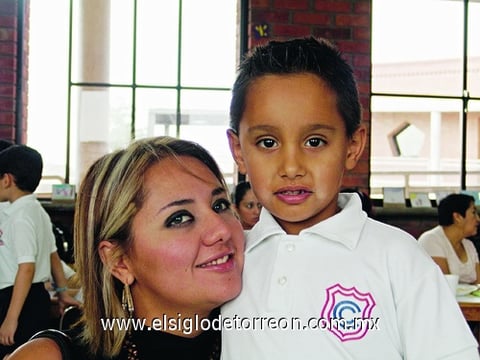 16052011 Pico y su hijo Nicolás.