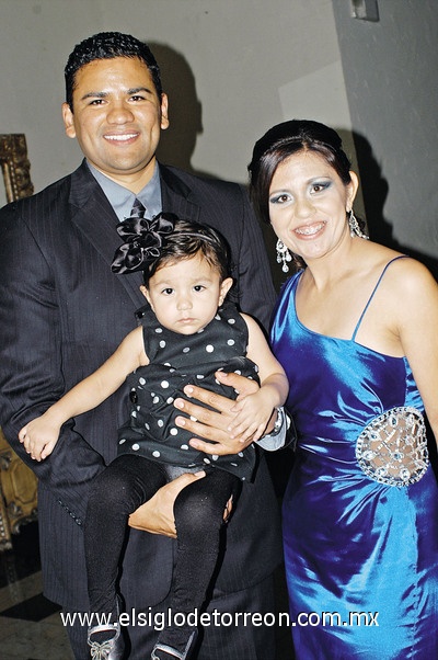 16052011  Mayela y Mariana Barrón.