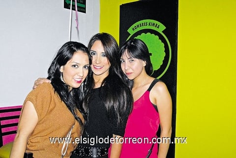 17052011  González, Ale Hoyos y Paloma García.