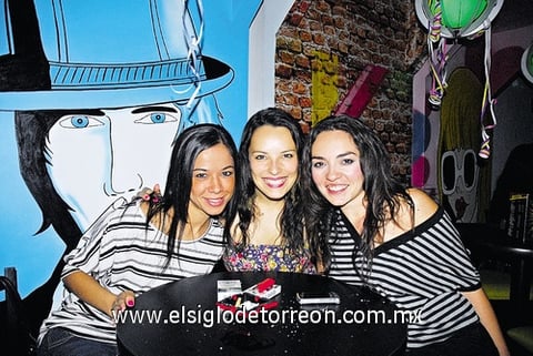 18052011 , Mónica y Adriana Martínez.