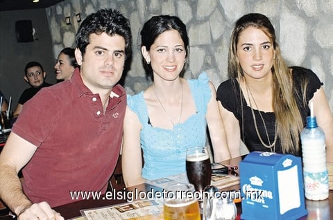 18052011 , Moni y Abi.