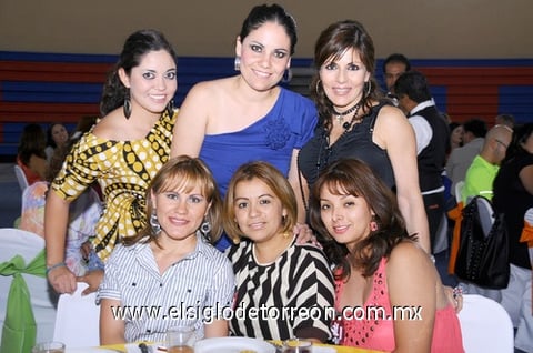 18052011  Sánchez, Ale Velázquez, Hilda Herrera, Pamela García, Claudia Montañez y Elsa Lechuga.