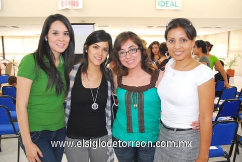 19052011 , Paty, Claudia y Cynthia.