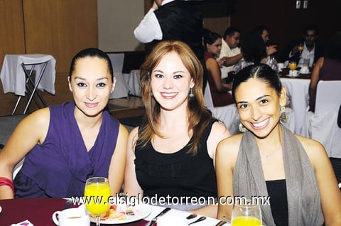 22052011 Garza, Milagros García y Ana Sofía Ceniceros.