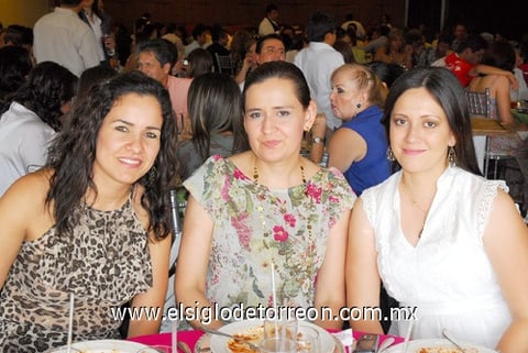 22052011  Salcido, Diana Reyes y Siboney Velázquez.