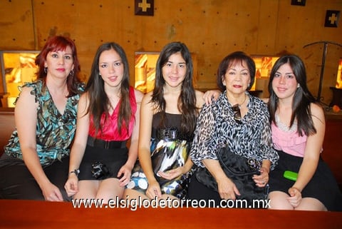 22052011 , Marina, Marina, Many y Mónica.