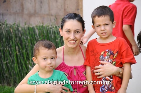 22052011  y sus hijitos Diego y Rafa Pérez.