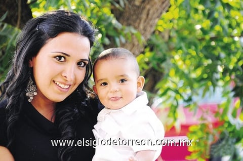 22052011  y Mateo.