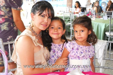 22052011  y Victoria Grageda Vela.