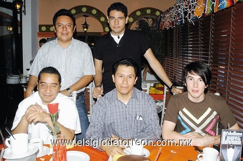22052011  Nahoul, Brenda Herrera, Josefina Márquez y Verónica Muro.