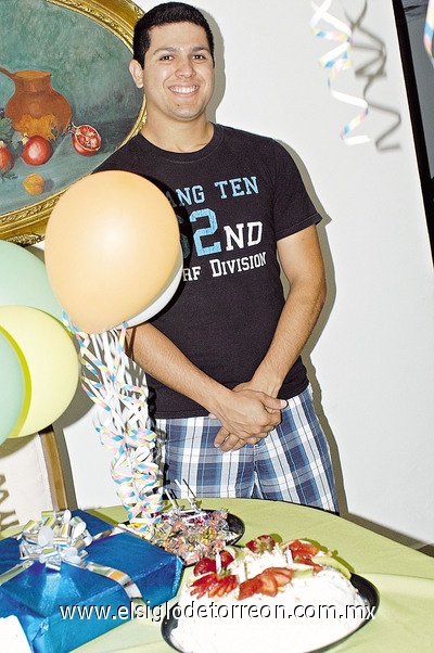 23052011  Isaías Márquez celebró su cumpleaños número 24.