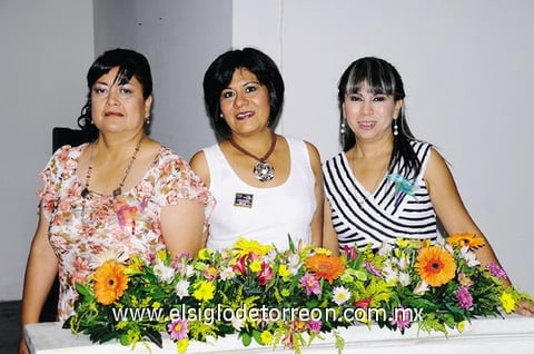 23052011  Ramírez, Rocío Gallegos y Elena Quintero.