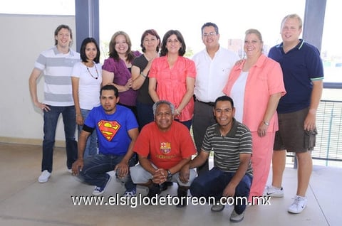 24052011  Ledin, Lucy Olivares, Sonia Gómez, Craig Stedman, Cinthia Félix, Ale Mendoza, Nayeli Félix, Raquel Valdez, Eli Villanueva y Sandy Ingelmo.