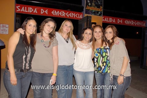 25052011 , Cinthia, Brenda, Olivia, Carmen y Gissela.