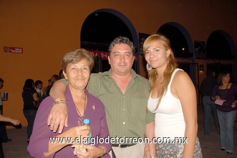 25052011  Adame, Andrés Salas y Gabriela Garza.