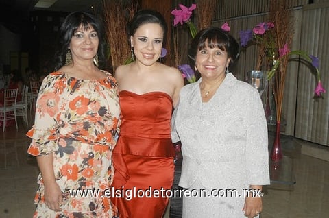 29052011  Torres Alvarado, su mama Elizabeth Alvarado, su futura suegra Tere Mata de Álvarez.