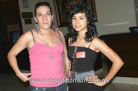 29052011  y Karla Vargas.