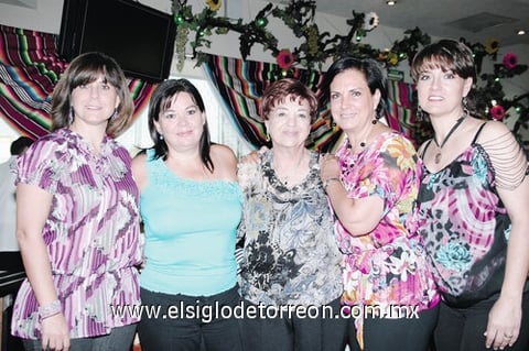 31052011  Padilla de Monárrez, Purri Becerra de Webb, María de Jesús Becerra, Esthela Padilla de Gamboa y otra dama.