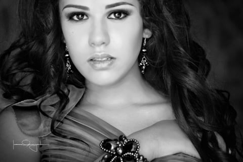 25092011  Isela Rodríguez Gámez en una fotografía de Estudio Laura Grageda.