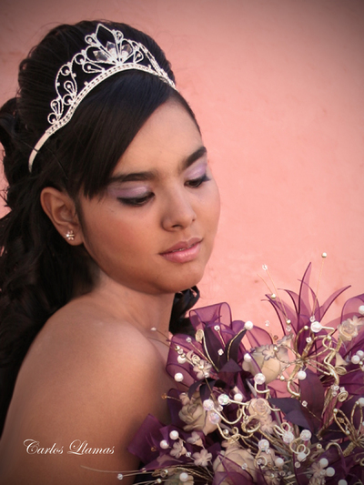 09102011 Andrea Quiroz Herrera celebró sus XV años de vida con una misa de acción de gracias en la capilla de La Sagrada Familia de San Pedro, Coahuila, el sábado primero de octubre de 2011. Ella es hija del Ing. Gabriel Ángel Quiroz Bordallo y Dra. María Elena Herrera López.- Fotografía y Diseño Carlos Llamas