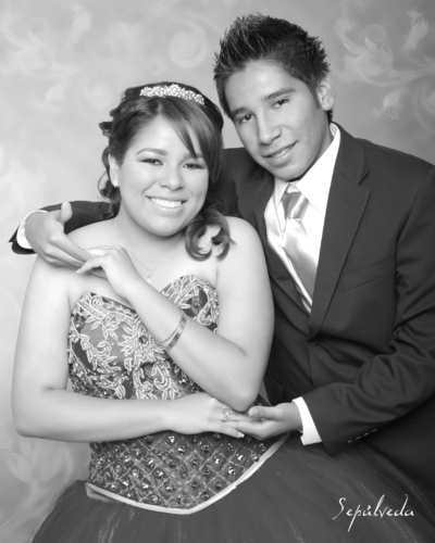 24102011  Itzel y Diego Oswaldo Pérez Choy, festejaron sus XV años, el 2 de julio de 2011.- Estudio Sepúlveda