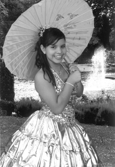 18122011 SRITA.  Verónica Alicia de la Torre Tejeda, el día de su fiesta de XV años.
