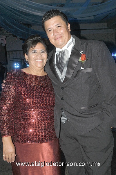 01062011 Adame y Marco Aurelio Zamora, papás del novio.