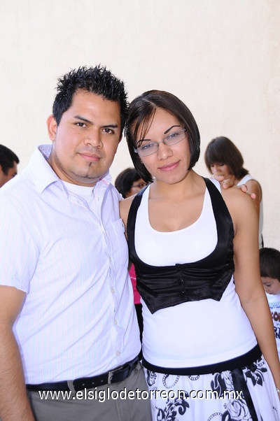 02062011 González y Guadalupe Romo.