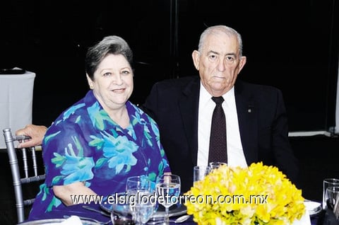 02062011  y Rogelio Sada.