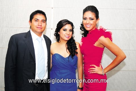 06062011  Murillo, Beatriz Murillo y Gaby Rodríguez.