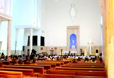 En la parroquia del Inmaculado Corazón de María había dolor, pero también unión.