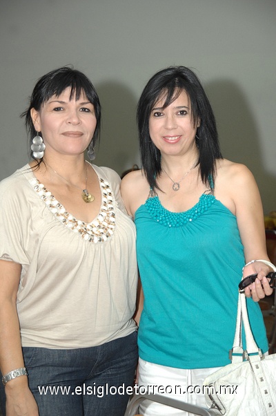 13062011  Robles, Victoria Armendáriz y Gris Robles.