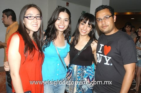 15062011  y Gaby García.