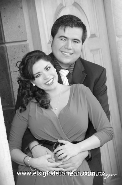 15062011 Esmeralda Elizabeth Martínez Olivas y L.C.I. Héctor Emilio Argumedo León, el día en que celebraron su boda civil.- Érick Sotomayor Fotografía