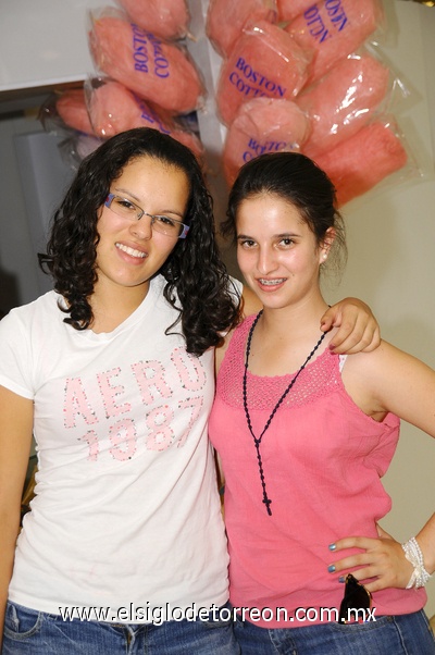 16062011  y Mariana.