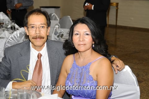 17062011 Reyes y María Socorro de Reyes.
