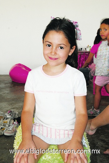 Romina lució muy linda en la fiesta de cumpleaños de Ximena.