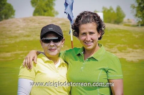 Martha Bustos y Mayra Garrido.
