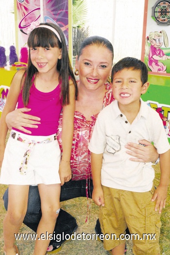 Ana Paula, Gaby y Carlos.