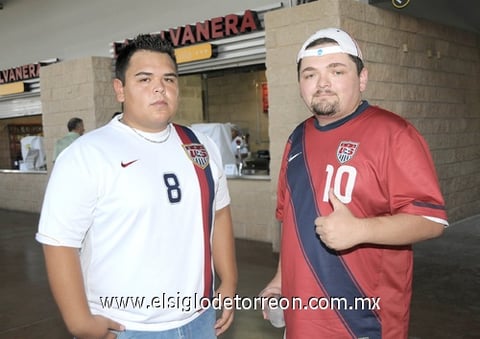 22062011  y Luis Álamos.
