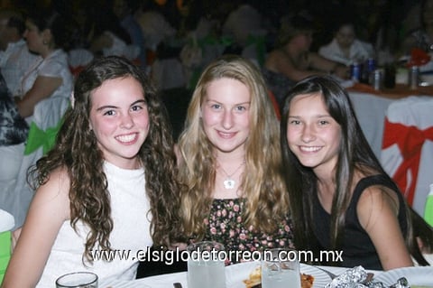 22062011 , Natalia y Greta.