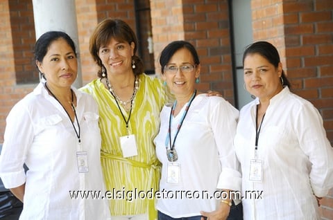22062011  del evento Rosy, Connie, Caro y Rosy.