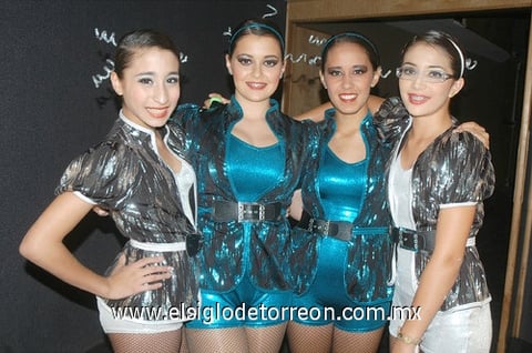 24062011  Serrato, Ana Novelo, Mariana Novelo y Karla Martínez.