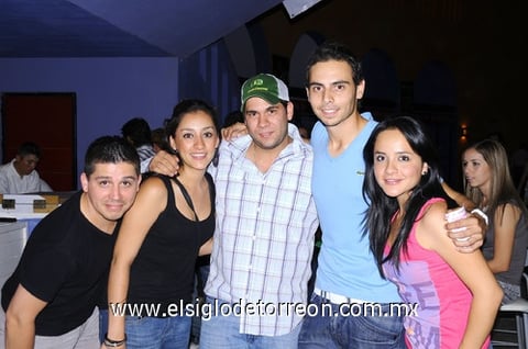 24062011 Sofí, Gerardo, Jerry y Daniela.