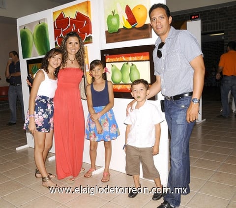 24062011 , Mónica, Pau, César Jr. y César.