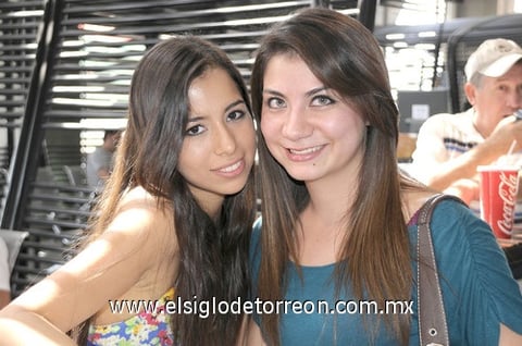 25062011  y Jéssica.