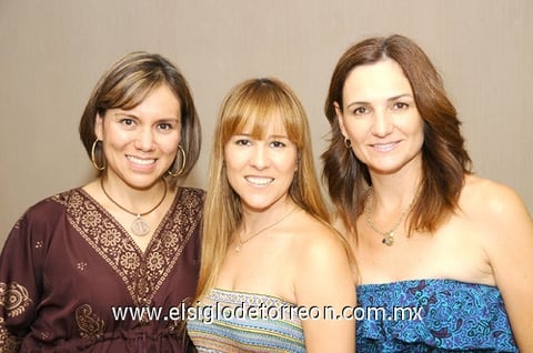 25062011  Armas, Bertha Aguilera y Estrella Alonso.