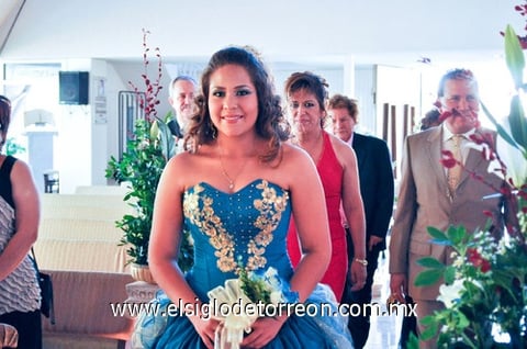 27062011 Elizabeth de la Rosa López lució radiante en su celebración de XV años.
